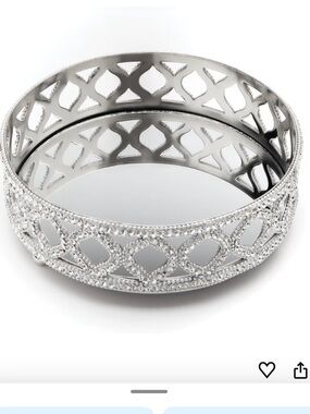 4 pieces Nanette Lepore Silver Mirrored Trays set of 4